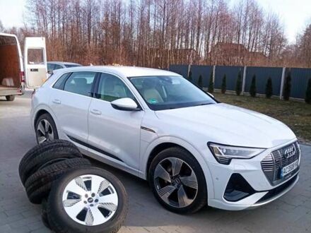 Ауди E-Tron 2020 в Шацке на Automoto.ua Белый Ауди E-Tron, объемом двигателя 0 л и пробегом 51 тыс. км за 31000 $, фото 1 на Automoto.ua