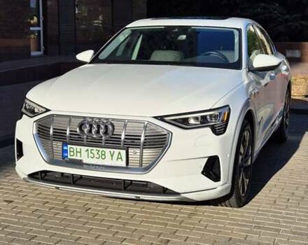 Белый Ауди E-Tron, объемом двигателя 0 л и пробегом 55 тыс. км за 40000 $, фото 1 на Automoto.ua