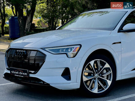 Білий Ауді E-Tron, об'ємом двигуна 0 л та пробігом 47 тис. км за 34979 $, фото 1 на Automoto.ua