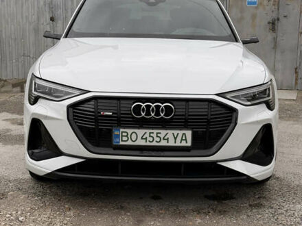 Ауди E-Tron 2021 в Волочиске на Automoto.ua Белый Ауди E-Tron, объемом двигателя 0 л и пробегом 44 тыс. км за 42700 $, фото 1 на Automoto.ua
