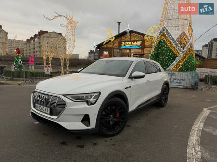 Белый Ауди E-Tron, объемом двигателя 0 л и пробегом 38 тыс. км за 30000 $, фото 1 на Automoto.ua