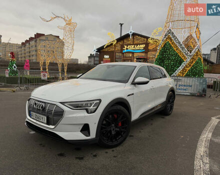 Белый Ауди E-Tron, объемом двигателя 0 л и пробегом 38 тыс. км за 30000 $, фото 1 на Automoto.ua