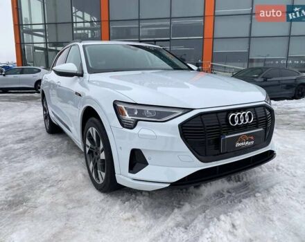 Белый Ауди E-Tron, объемом двигателя 0 л и пробегом 46 тыс. км за 30900 $, фото 1 на Automoto.ua