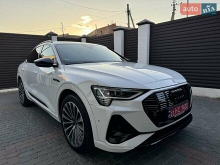Ауди E-Tron 2021 в Луцке на Automoto.ua Белый Ауди E-Tron, объемом двигателя 0 л и пробегом 59 тыс. км за 34300 $, фото 1 на Automoto.ua