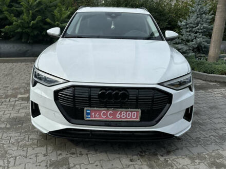 Белый Ауди E-Tron, объемом двигателя 0 л и пробегом 46 тыс. км за 30499 $, фото 1 на Automoto.ua