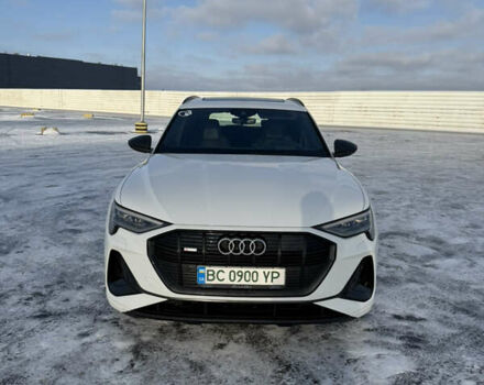 Белый Ауди E-Tron, объемом двигателя 0 л и пробегом 44 тыс. км за 49000 $, фото 1 на Automoto.ua