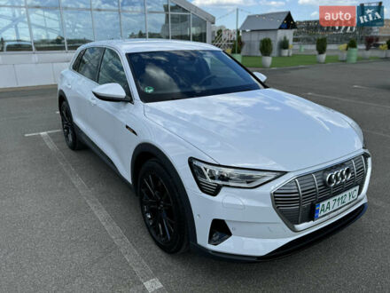 Ауди E-Tron 2021 в Киеве на Automoto.ua Белый Ауди E-Tron, объемом двигателя 0 л и пробегом 33 тыс. км за 29000 $, фото 1 на Automoto.ua
