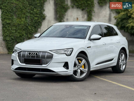 Белый Ауди E-Tron, объемом двигателя 0 л и пробегом 35 тыс. км за 29999 $, фото 1 на Automoto.ua