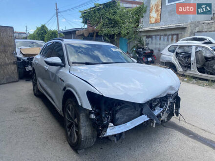 Ауди E-Tron 2021 в Одессе на Automoto.ua Белый Ауди E-Tron, объемом двигателя 0 л и пробегом 53 тыс. км за 14500 $, фото 1 на Automoto.ua