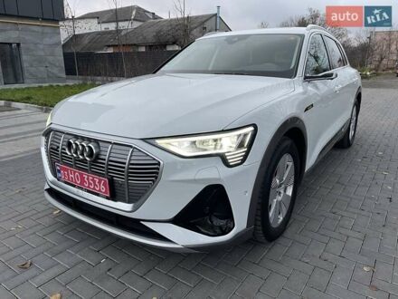 Белый Ауди E-Tron, объемом двигателя 0 л и пробегом 76 тыс. км за 33600 $, фото 1 на Automoto.ua