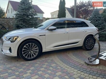 Белый Ауди E-Tron, объемом двигателя 0 л и пробегом 73 тыс. км за 24500 $, фото 1 на Automoto.ua