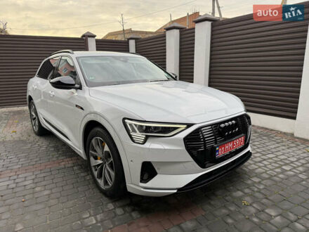 Ауди E-Tron 2022 в Луцке на Automoto.ua Белый Ауди E-Tron, объемом двигателя 0 л и пробегом 60 тыс. км за 34700 $, фото 1 на Automoto.ua
