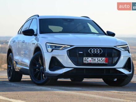 Ауді E-Tron 2022 у Дрогобичі на Automoto.ua Білий Ауді E-Tron, об'ємом двигуна 0 л та пробігом 63 тис. км за 41450 $, фото 1 на Automoto.ua