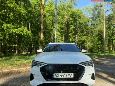 Ауді E-Tron 2022 у Харкові на Automoto.ua Білий Ауді E-Tron, об'ємом двигуна 0 л та пробігом 38 тис. км за 39000 $, фото 1 на Automoto.ua