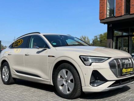 Ауді E-Tron 2022 у Чернівцях на Automoto.ua Білий Ауді E-Tron, об'ємом двигуна 95 л та пробігом 62 тис. км за 63800 $, фото 1 на Automoto.ua