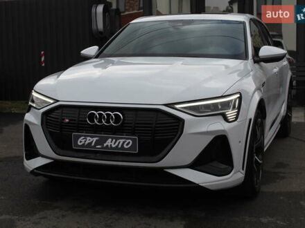 Білий Ауді E-Tron, об'ємом двигуна 0 л та пробігом 11 тис. км за 49700 $, фото 1 на Automoto.ua