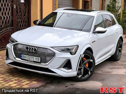 Білий Ауді E-Tron, об'ємом двигуна 0.37 л та пробігом 42 тис. км за 44500 $, фото 1 на Automoto.ua