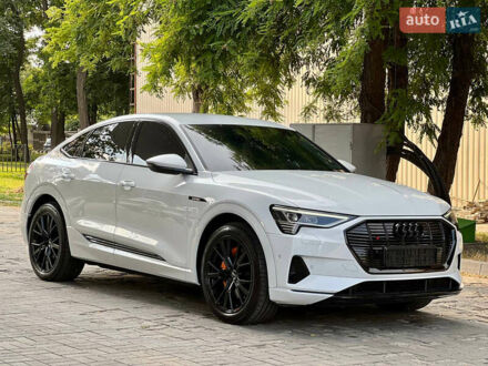 Ауді E-Tron 2022 у Дніпро (Дніпропетровську) на Automoto.ua Білий Ауді E-Tron, об'ємом двигуна 0 л та пробігом 22 тис. км за 41500 $, фото 1 на Automoto.ua