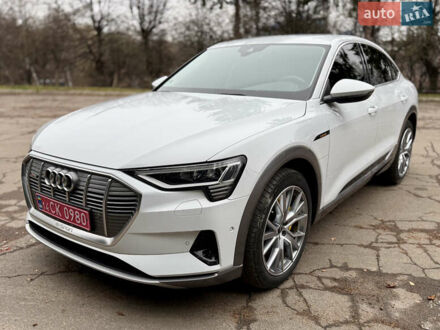 Белый Ауди E-Tron, объемом двигателя 0 л и пробегом 38 тыс. км за 38200 $, фото 1 на Automoto.ua