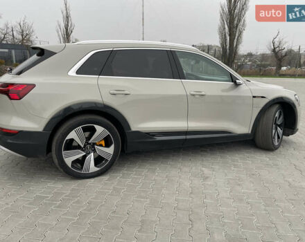 Бежевий Ауді E-Tron, об'ємом двигуна 0 л та пробігом 80 тис. км за 36000 $, фото 6 на Automoto.ua