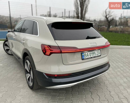 Бежевий Ауді E-Tron, об'ємом двигуна 0 л та пробігом 80 тис. км за 36000 $, фото 44 на Automoto.ua