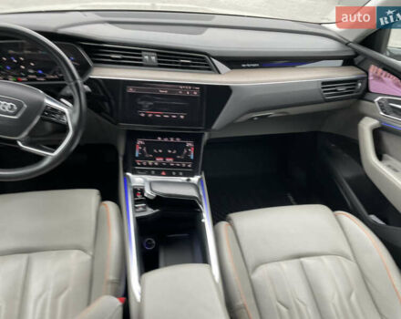 Бежевий Ауді E-Tron, об'ємом двигуна 0 л та пробігом 80 тис. км за 36000 $, фото 15 на Automoto.ua