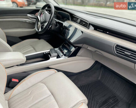 Бежевий Ауді E-Tron, об'ємом двигуна 0 л та пробігом 80 тис. км за 36000 $, фото 7 на Automoto.ua