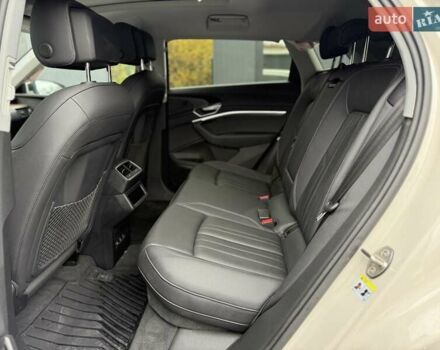 Ауді E-Tron 2019 у Львові на Automoto.ua Бежевий Ауді E-Tron, об'ємом двигуна 0 л та пробігом 92 тис. км за 20900 $, фото 30 на Automoto.ua