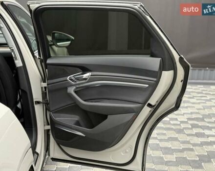 Ауді E-Tron 2019 у Львові на Automoto.ua Бежевий Ауді E-Tron, об'ємом двигуна 0 л та пробігом 92 тис. км за 20900 $, фото 27 на Automoto.ua