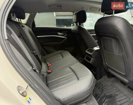 Ауді E-Tron 2019 у Львові на Automoto.ua Бежевий Ауді E-Tron, об'ємом двигуна 0 л та пробігом 92 тис. км за 20900 $, фото 28 на Automoto.ua