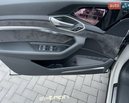 Бежевый Ауди E-Tron, объемом двигателя 0 л и пробегом 79 тыс. км за 33700 $, фото 9 на Automoto.ua