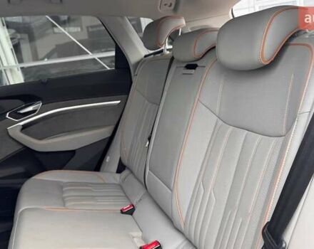 Бежевый Ауди E-Tron, объемом двигателя 0 л и пробегом 95 тыс. км за 36515 $, фото 7 на Automoto.ua