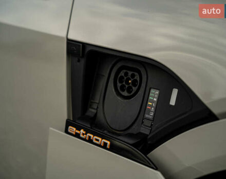 Бежевый Ауди E-Tron, объемом двигателя 0 л и пробегом 44 тыс. км за 36900 $, фото 22 на Automoto.ua