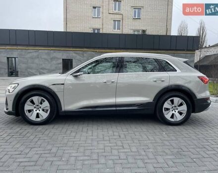 Бежевый Ауди E-Tron, объемом двигателя 0 л и пробегом 79 тыс. км за 33700 $, фото 6 на Automoto.ua