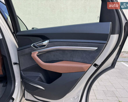 Бежевый Ауди E-Tron, объемом двигателя 0 л и пробегом 137 тыс. км за 29999 $, фото 62 на Automoto.ua