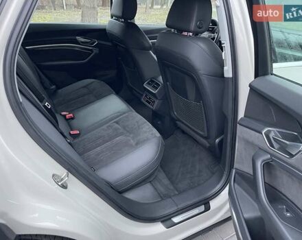 Бежевый Ауди E-Tron, объемом двигателя 0 л и пробегом 79 тыс. км за 33700 $, фото 26 на Automoto.ua