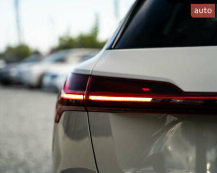 Бежевый Ауди E-Tron, объемом двигателя 0 л и пробегом 44 тыс. км за 36900 $, фото 7 на Automoto.ua