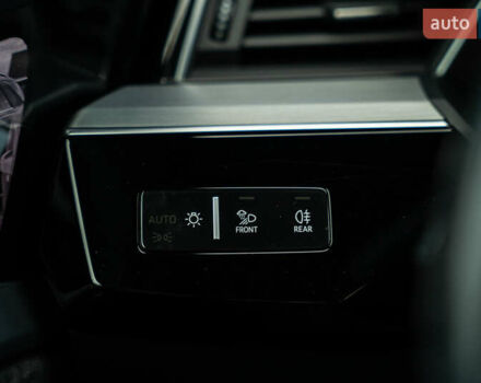 Бежевый Ауди E-Tron, объемом двигателя 0 л и пробегом 44 тыс. км за 36900 $, фото 28 на Automoto.ua