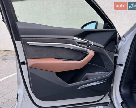 Бежевый Ауди E-Tron, объемом двигателя 0 л и пробегом 137 тыс. км за 29999 $, фото 79 на Automoto.ua