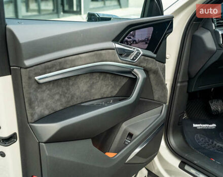 Бежевый Ауди E-Tron, объемом двигателя 0 л и пробегом 44 тыс. км за 36900 $, фото 51 на Automoto.ua