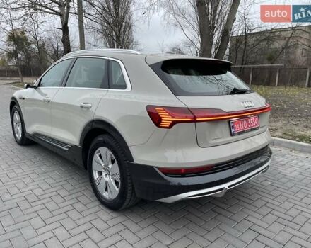 Бежевый Ауди E-Tron, объемом двигателя 0 л и пробегом 79 тыс. км за 33700 $, фото 4 на Automoto.ua
