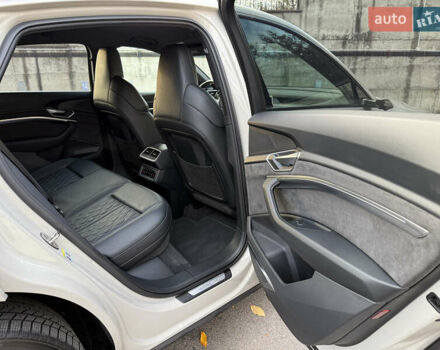 Бежевый Ауди E-Tron, объемом двигателя 0 л и пробегом 81 тыс. км за 39999 $, фото 64 на Automoto.ua