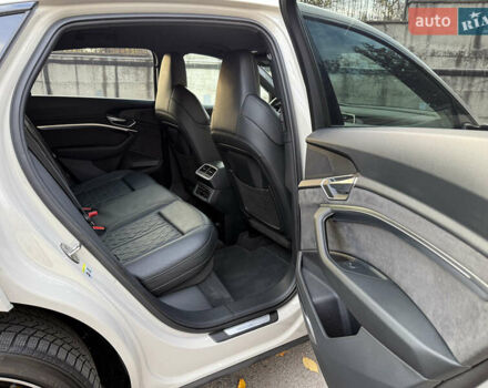 Бежевый Ауди E-Tron, объемом двигателя 0 л и пробегом 81 тыс. км за 39999 $, фото 65 на Automoto.ua