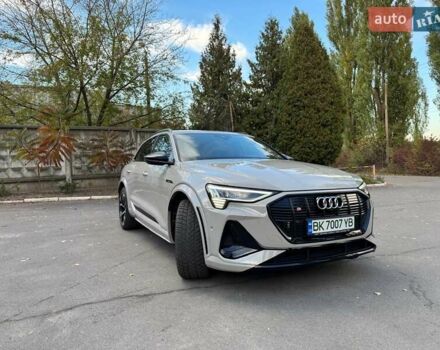 Бежевый Ауди E-Tron, объемом двигателя 0 л и пробегом 42 тыс. км за 51000 $, фото 42 на Automoto.ua