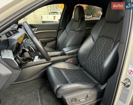 Бежевый Ауди E-Tron, объемом двигателя 0 л и пробегом 81 тыс. км за 39999 $, фото 41 на Automoto.ua