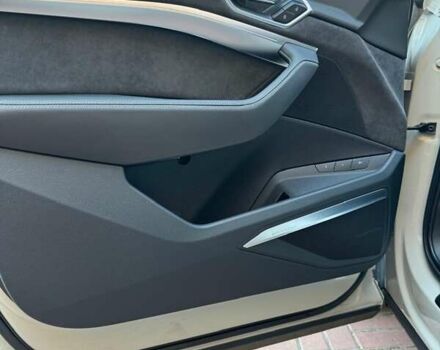 Бежевый Ауди E-Tron, объемом двигателя 0 л и пробегом 42 тыс. км за 51000 $, фото 25 на Automoto.ua