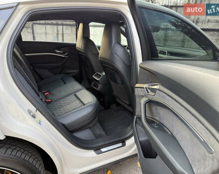 Бежевый Ауди E-Tron, объемом двигателя 0 л и пробегом 81 тыс. км за 39999 $, фото 66 на Automoto.ua