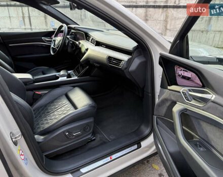 Бежевый Ауди E-Tron, объемом двигателя 0 л и пробегом 81 тыс. км за 39999 $, фото 69 на Automoto.ua