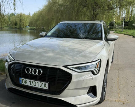 Бежевый Ауди E-Tron, объемом двигателя 0 л и пробегом 49 тыс. км за 34500 $, фото 20 на Automoto.ua