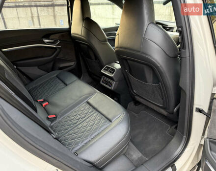 Бежевый Ауди E-Tron, объемом двигателя 0 л и пробегом 81 тыс. км за 39999 $, фото 67 на Automoto.ua